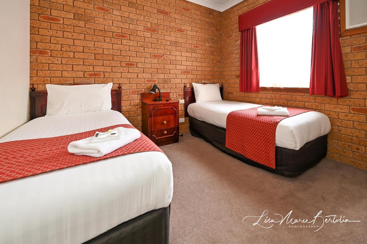 Club Motor Motel 4*